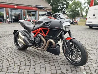 ducati diavel carbon