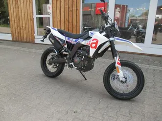 aprilia sx125 e5+ schwarz oder weiß