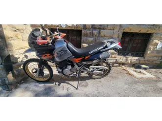honda dominator 650 1999 con molti pezzi