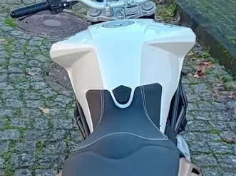 mv agusta brutal 675