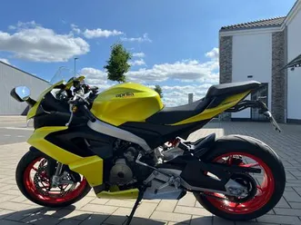 aprilia rs660 in acid gold
