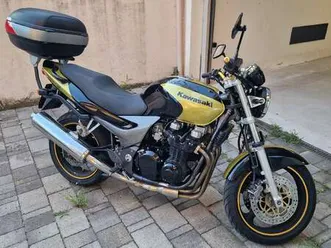 kawasaki zr - 7 nero