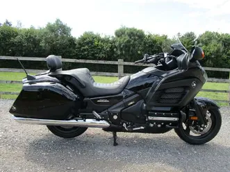 honda gl1800 gold wing touring 1832 cc