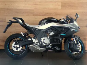 cfmoto 675 sr-r / in schwarz , sofort verfügbar !