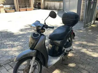 aprilia scarabeo