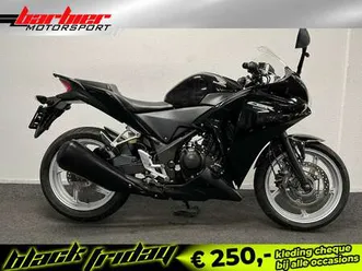 honda cbr 250 r zwart