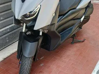 yamaha x-max 300 grigio