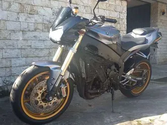 yamaha yzf-r1 sport grigio