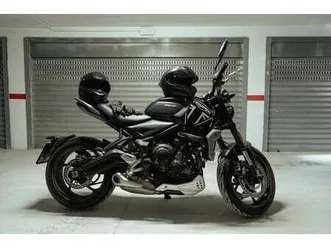 triumph trident 660 nero