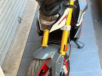 bmw g 310 r bianco