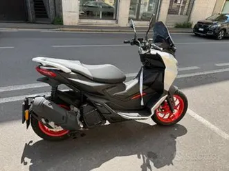 aprilia sr gt 200 2023 1600 km