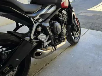 triumph trident 660 nero