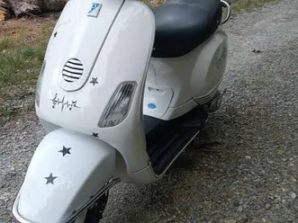 piaggio vespa lx 150 bianco