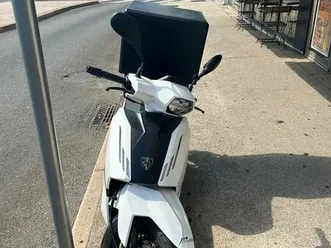 scooter de livraison peugeot tweet 50 cc (2024) – 80 km – comme neuf + caisse pro engels