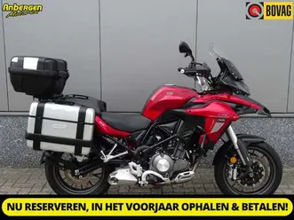 benelli trk 502 rood