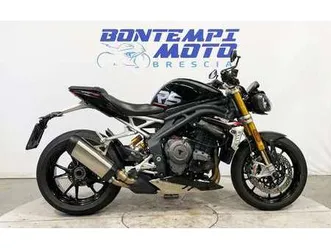 triumph speed triple 1200 2022 grigio