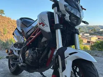 benelli tnt 125 bianco
