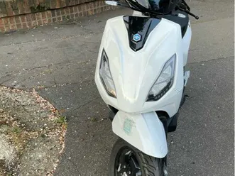 scooter piaggio one blanc