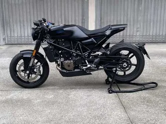 husqvarna vitpilen 701 - depotenziata per a2 - con accessori nero