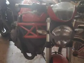 ducati monster 796 rosso