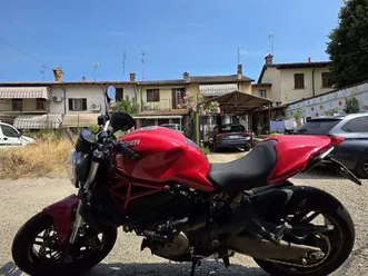 ducati monster 821 rosso