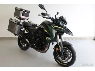 benelli trk 702 trk702 annee 2024 premiere main garantie constructeur avril 2026 valises et top case benelli accessoires faible kilometrage