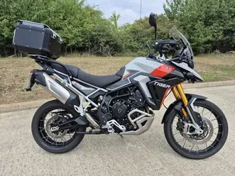 triumph tiger 900