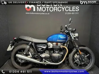 triumph bonneville 900