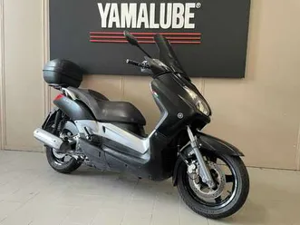 yamaha x-max 250 nero