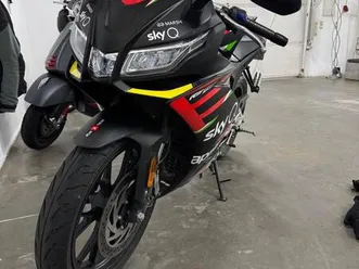 aprilia rs 125 gp replica mit quickshifter tüv neu