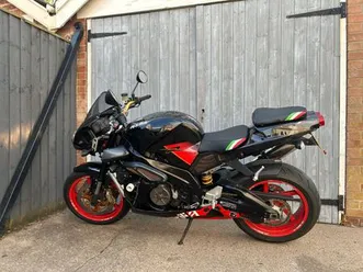 aprilia tuono rsv1000 (swaps for a 600 cc or a crosser)