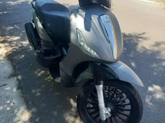 piaggio beverly 300 grigio