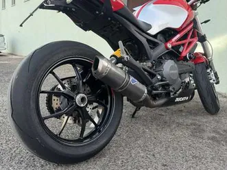 ducati monster 796