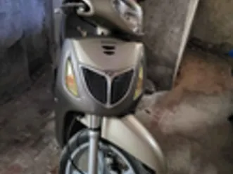 honda sh 125 gold number one