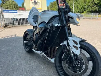 yamaha r1 streetfighter