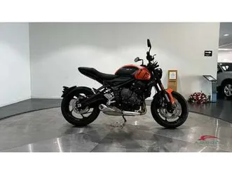 triumph trident 660 660 rosso