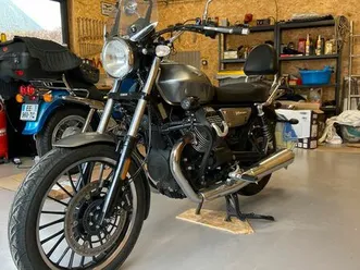 moto guzzi v9 roamer 2023