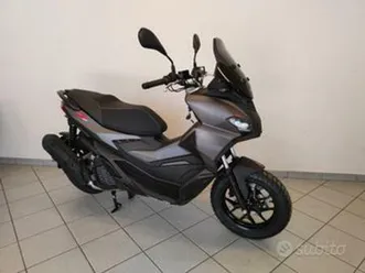 aprilia sr gt 200 in pronta consegna