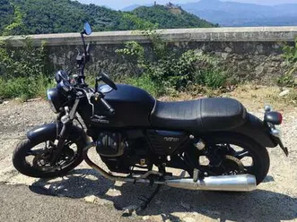moto guzzi v 7 v7ii nero