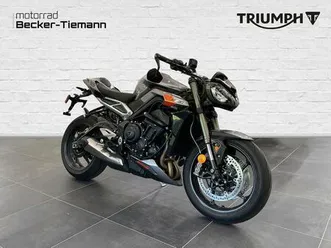 triumph street triple rs
