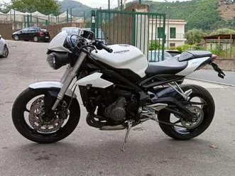 triumph street triple 675
