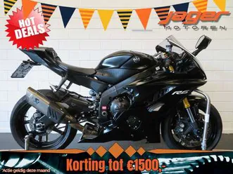 yamaha yzf-r6 superstrak! akra zwart