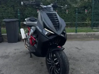 italjet dragster italdjet dragster 200 / akrapovic