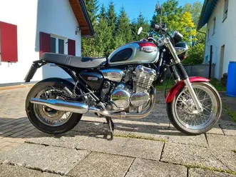 triumph thunderbird 900