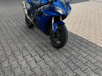 yamaha r1 rn09 - akrapovic, stahlflex, öhlins lenkungsdämpfer