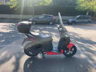 aprilia sportcity cube 125 nero
