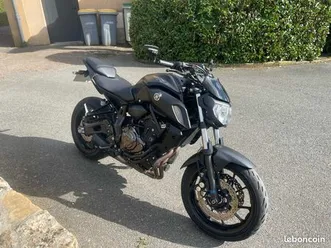 yamaha mt-07 noir - 09/2018 - 26783 km - a2 - full équipée