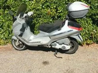 piaggio x8 200