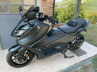 yamaha tmax 560 nero