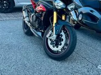 triumph speed triple r 1050